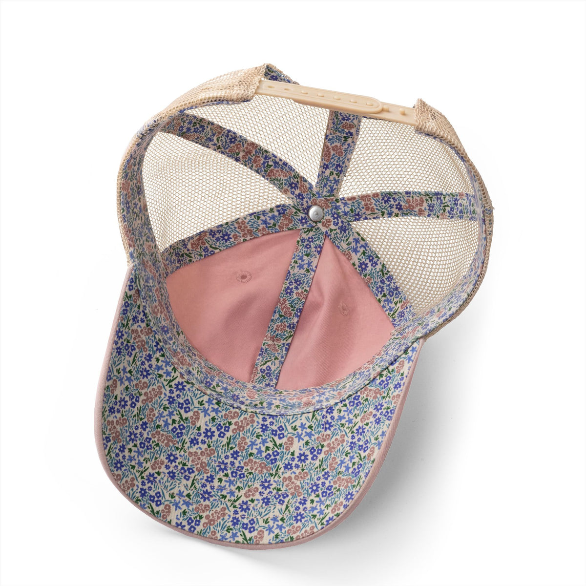Mommin’ embroidered hat