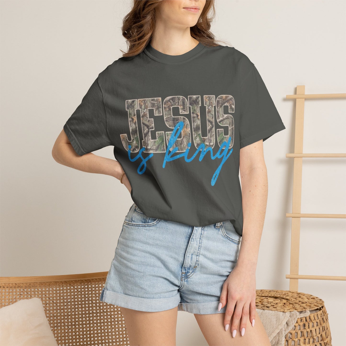 Jesus Is King- T Shirt