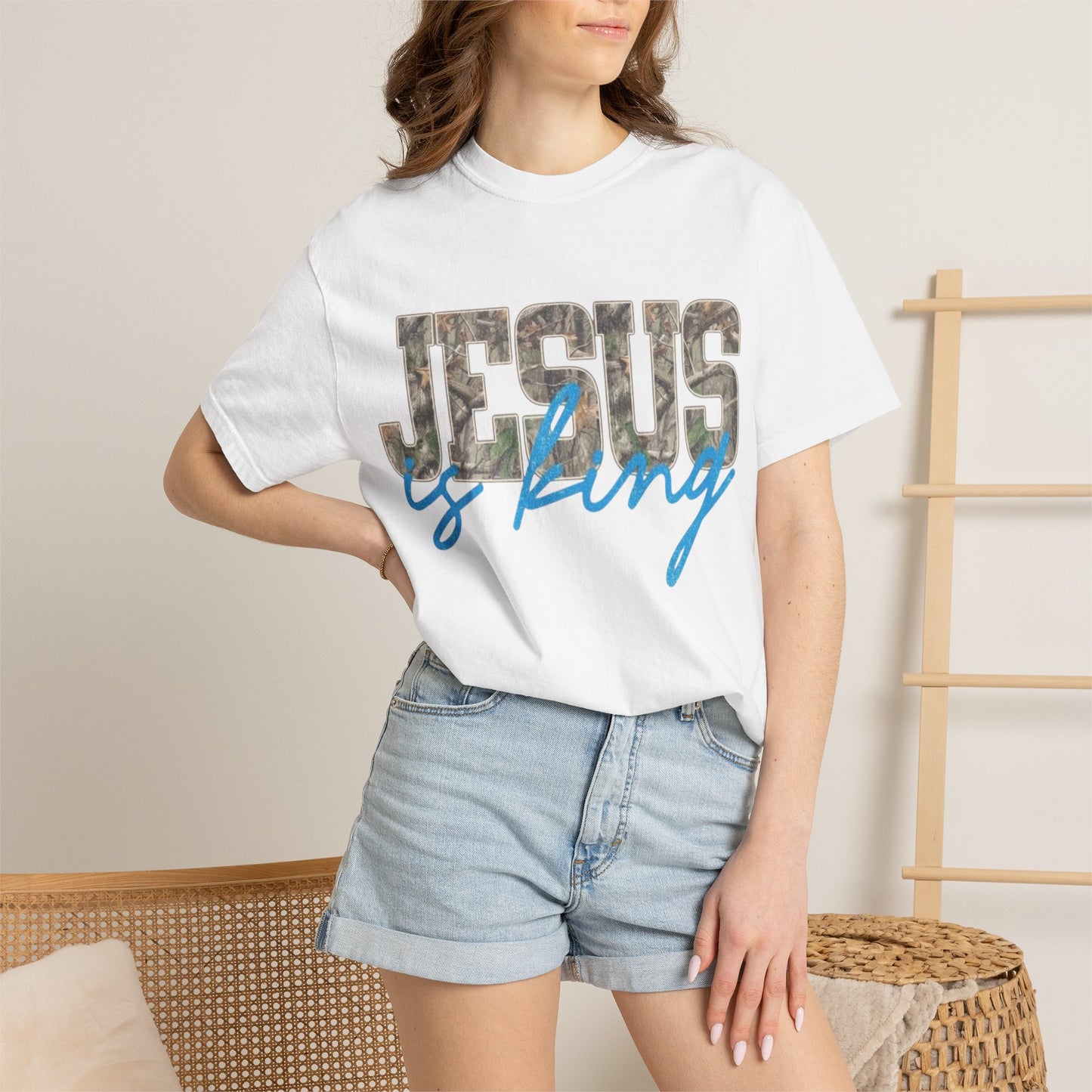 Jesus Is King- T Shirt